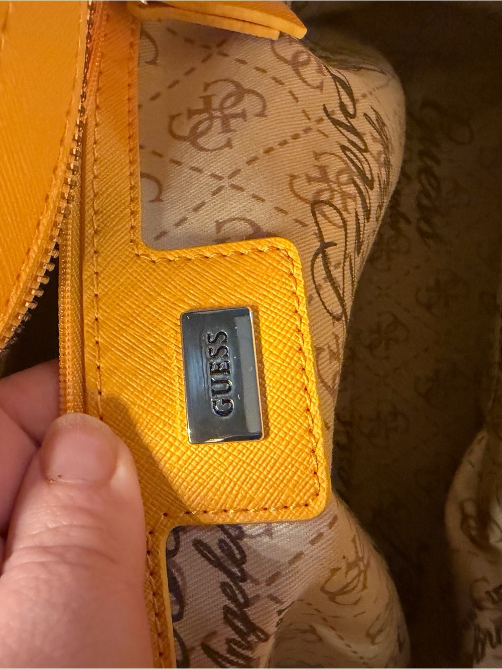 GUESS BNWT Yellow and White Chevron Tote with White Straps Bag Purse - Picture 13 of 13